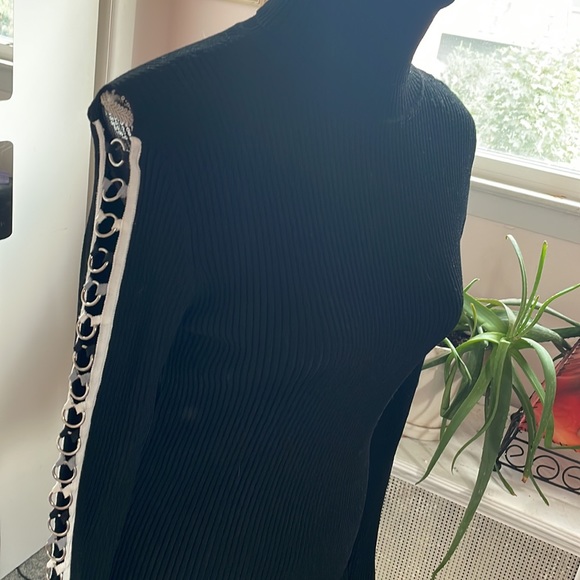 Autumn Cashmere Brand Stunning Chain embellished sleeves Turtleneck NWOT - Picture 11 of 16